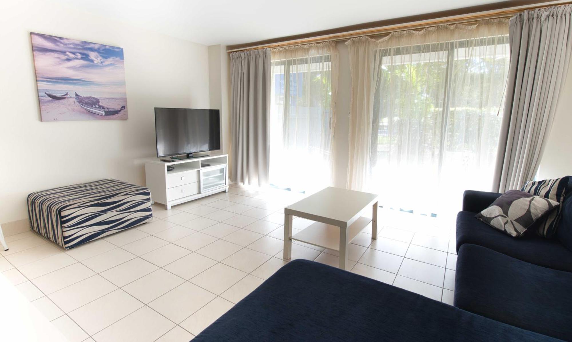 Nelson Bay Breeze Aparthotel Exterior photo